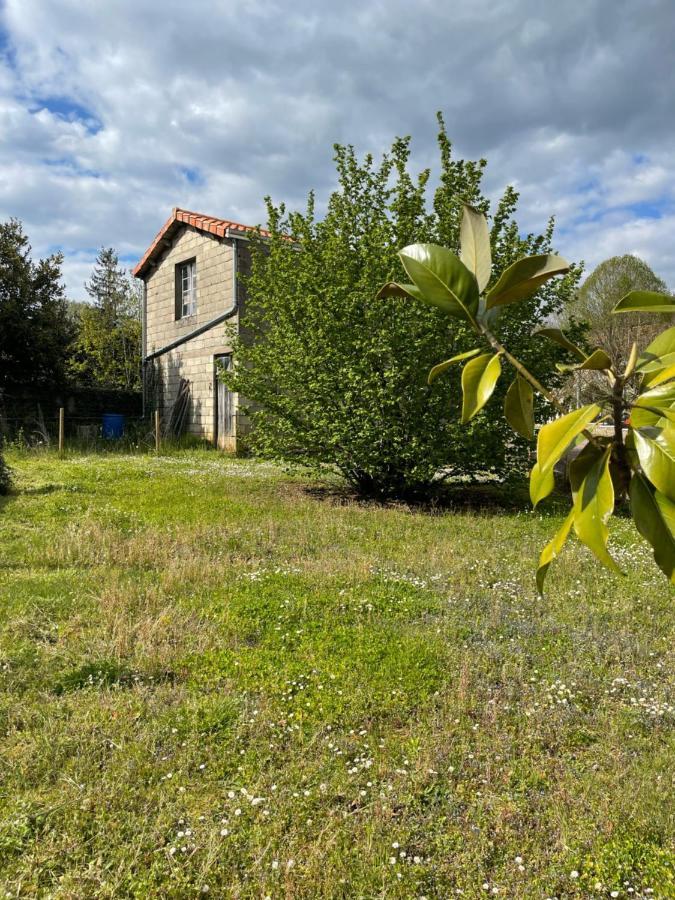 Chez Sarah - L'Escapade Bed & Breakfast Javerlhac-et-la-Chapelle-Saint-Robert Exterior photo