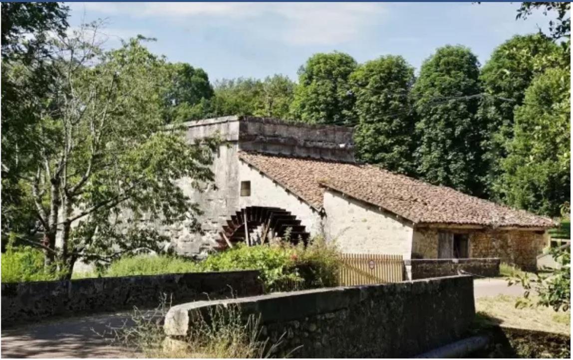 Chez Sarah - L'Escapade Bed & Breakfast Javerlhac-et-la-Chapelle-Saint-Robert Exterior photo